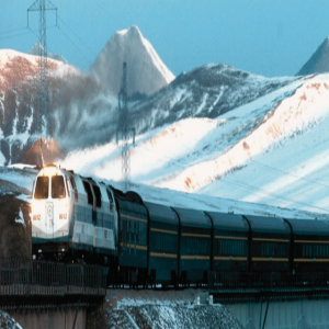 西藏之旅：从世界之巅到珠穆朗玛峰之脚