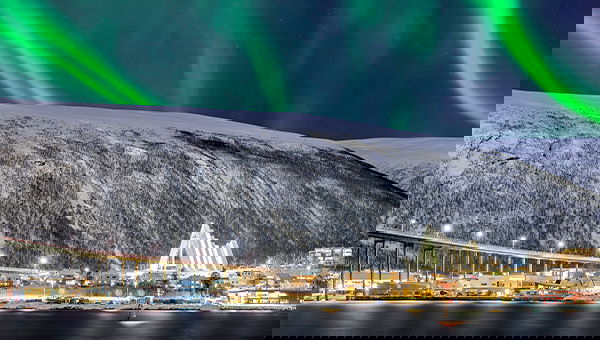 江南美景：自然与故事的交响乐