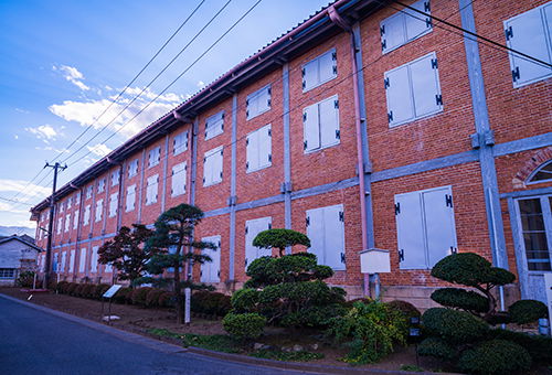 江南美景：自然与故事的交响乐